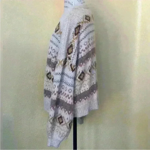 Love Riche Oversized "Boxy" V-Neck Cardigan
Women's Large EUC! - Picture 6 of 11